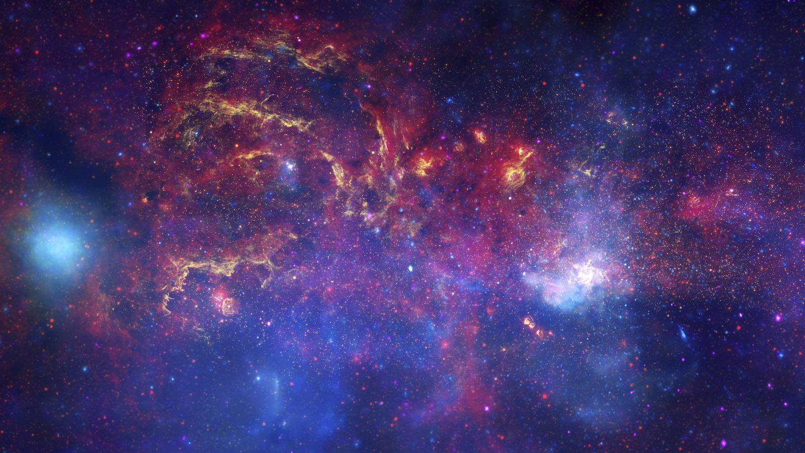 multiwavelength image of the center of the Milky Way